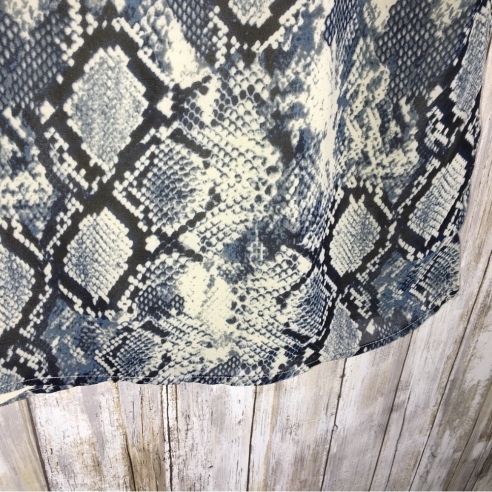 Vince Camuto Snake Print Blouse - Picture 3 of 4